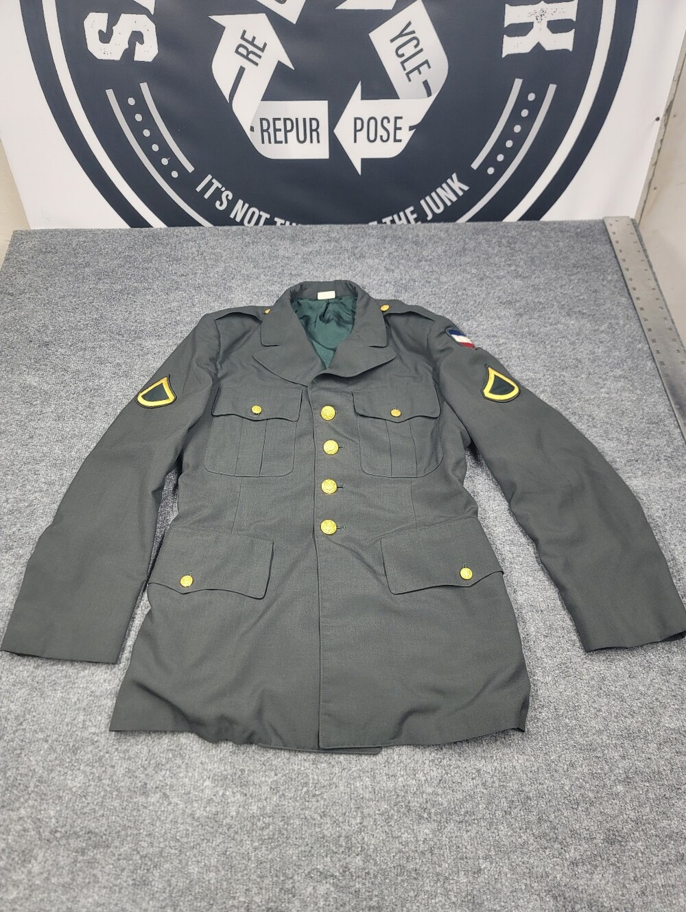 Vintage 60s-70s US Army Dress Jacket  W/ Patches Private First Class Forscom 40R